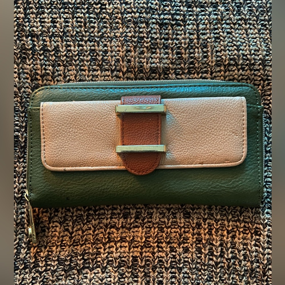 Steve Madden- Army Green Wallet